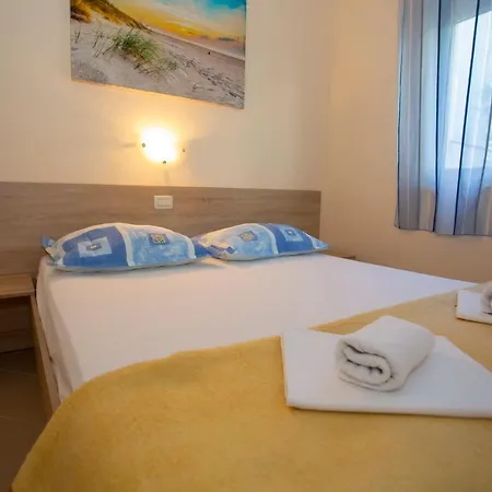 Apartments Loncar Tučepi Kültér fotó